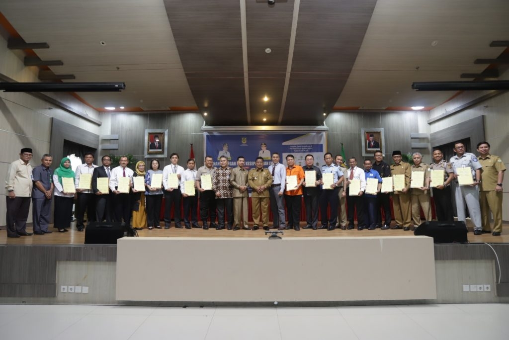 21 Pimpinan Instansi Teken MoU Mal Pelayanan Publik dengan Wali Kota Banda Aceh